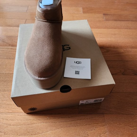 NEW. UGG ULTRA MINI PLATFORM BOOTS - Picture 6 of 7